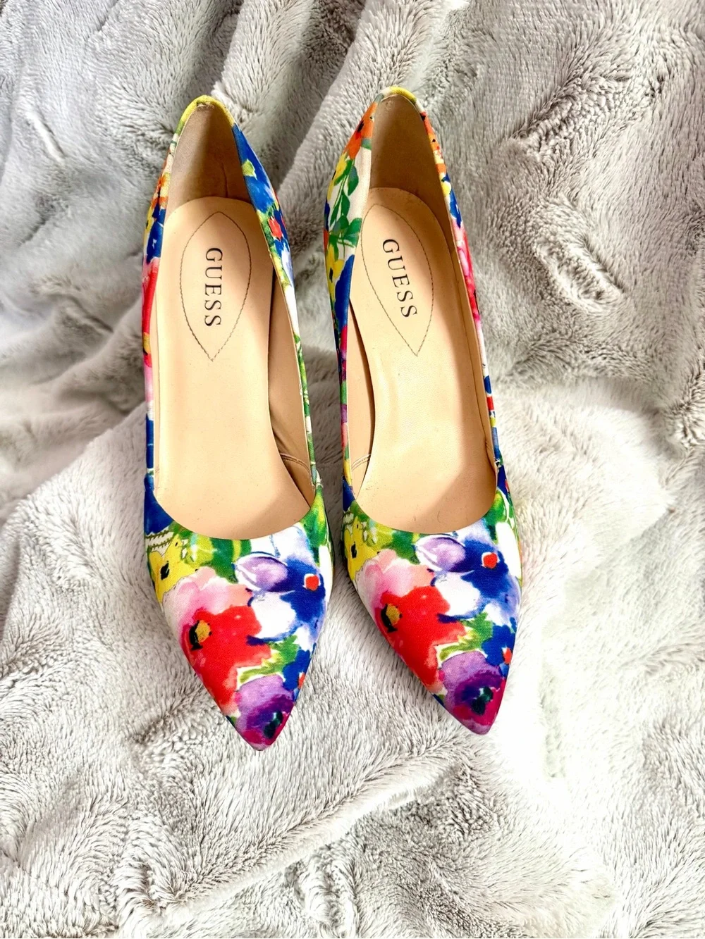 Guess Floral Pointed-Toe Pumps in Multi